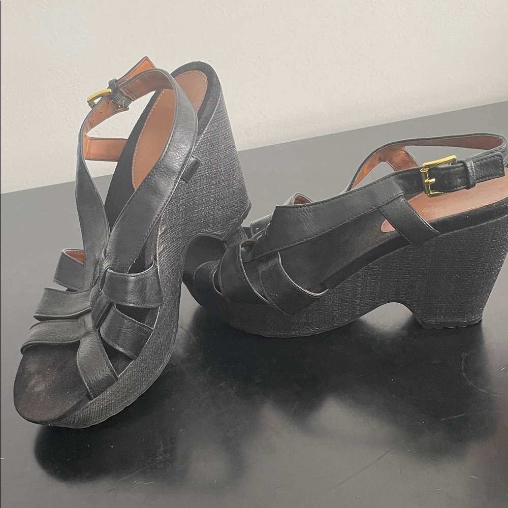 Chaps Black Wedge Sandals